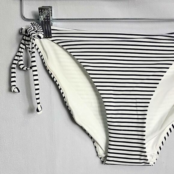 🖤5/$20🖤 NWT.. H&M.. bikini bottom.. bathing suit.. - Picture 2 of 10